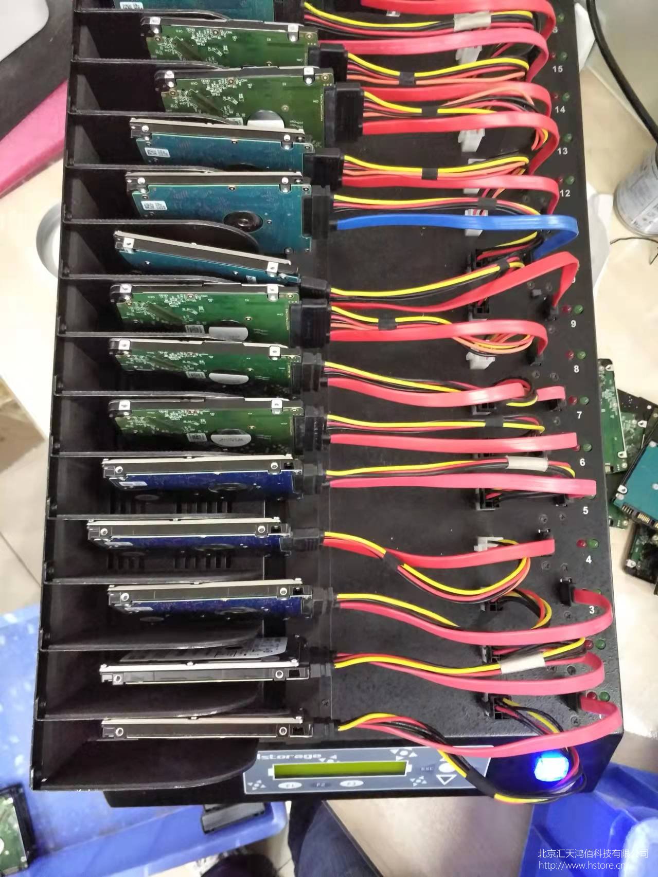 硬盤拷貝機:高效實現數據克隆與備份的設備